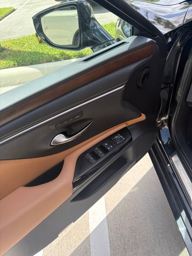 lexus es hybrid 2024 58AEA1C14RU039326 image lexus es hybrid 2024 58AEA1C14RU039326 image